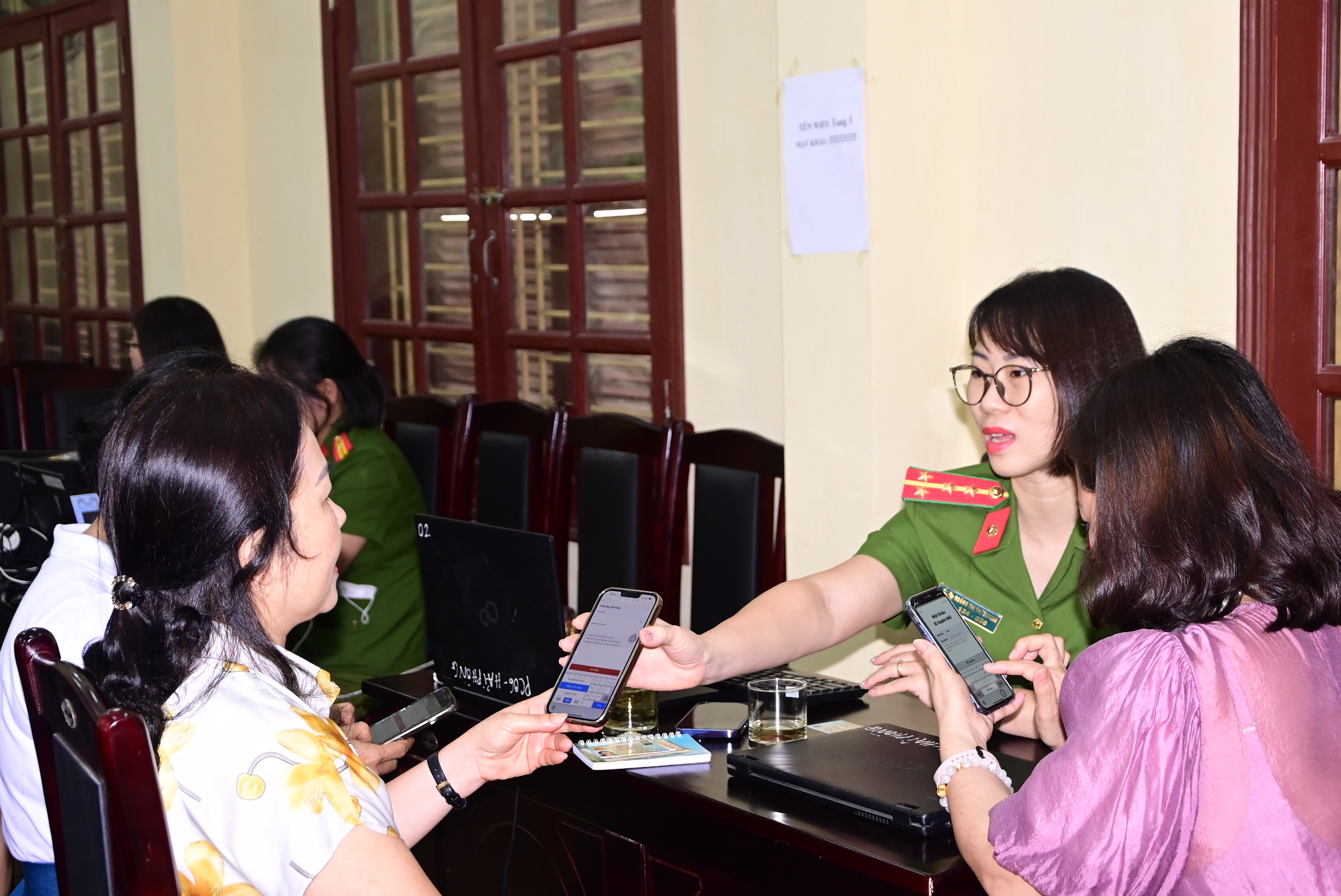 Truyền thông về công tác PCCC, hướng dẫn kích hoạt và tích hợp ứng dụng định danh điện tử tại Hội Liên hiệp Phụ nữ thành phố